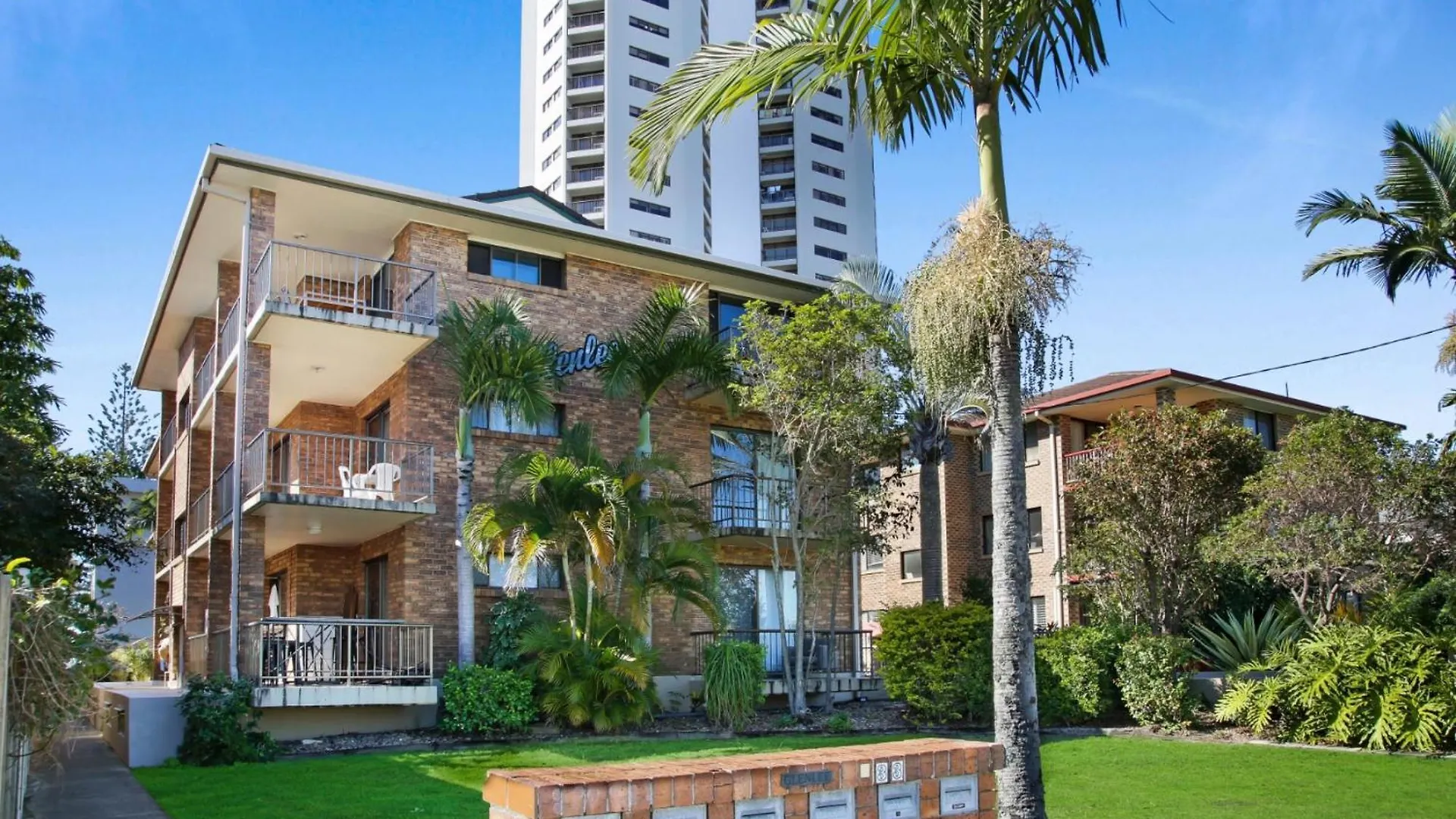Coastal 2-Bed With Balcony 200M From Beach Gold Coast Australia