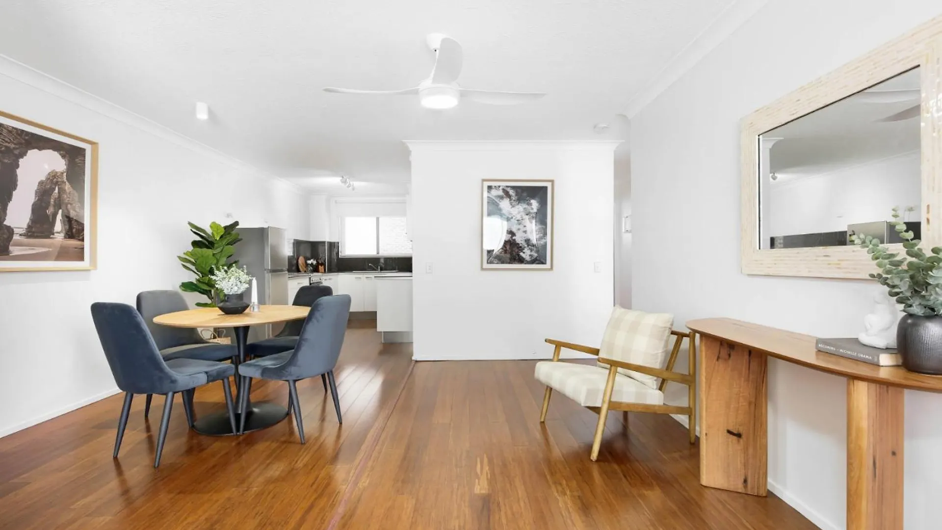 Coastal 2-Bed With Balcony 200M From Beach Gold Coast